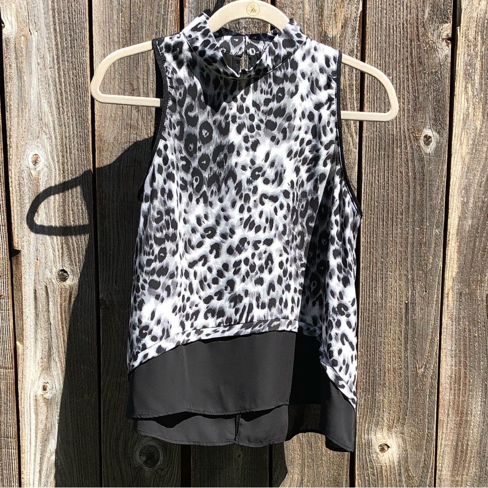 Romeo & Juliet black couture black top size medium